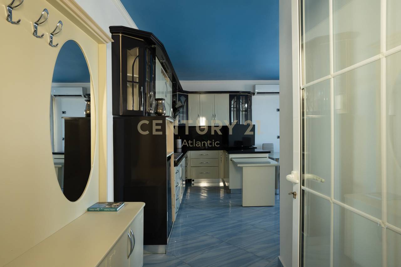 Apartament 2+1 Shitet në Plazh Hekurudha, Durrës