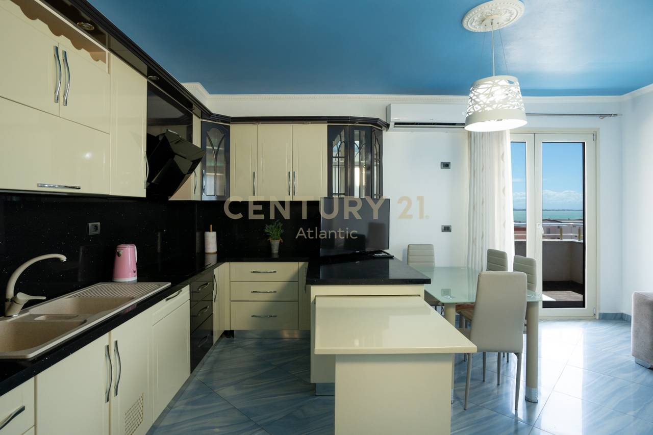Apartament 2+1 Shitet në Plazh Hekurudha, Durrës