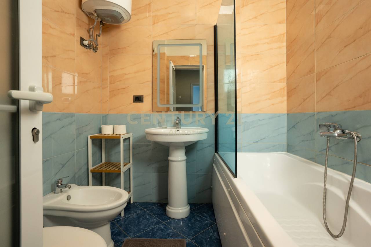 Apartament 2+1 Shitet në Plazh Hekurudha, Durrës