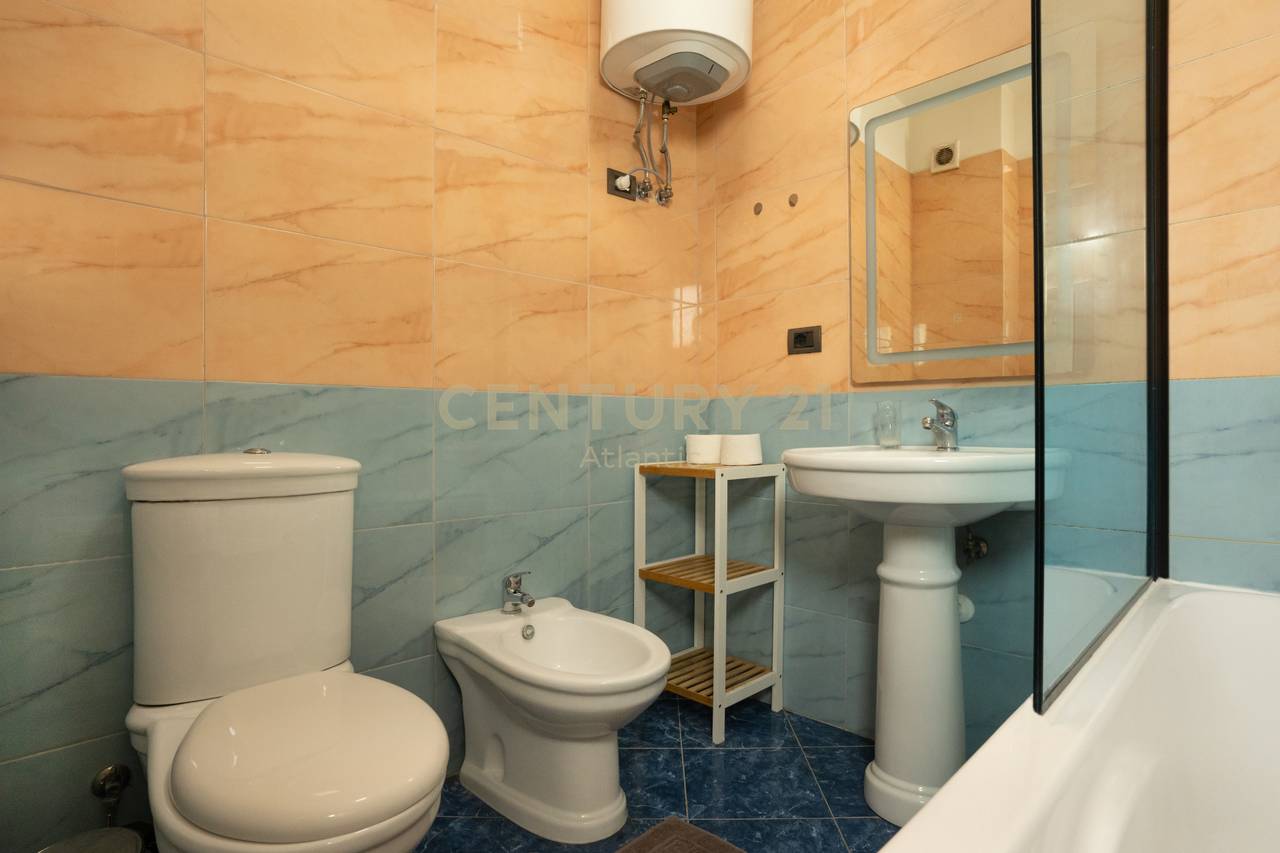 Apartament 2+1 Shitet në Plazh Hekurudha, Durrës