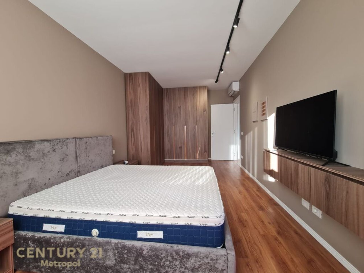 Offriamo in affitto Appartamento 2+1+posto auto, Future Home Residence!