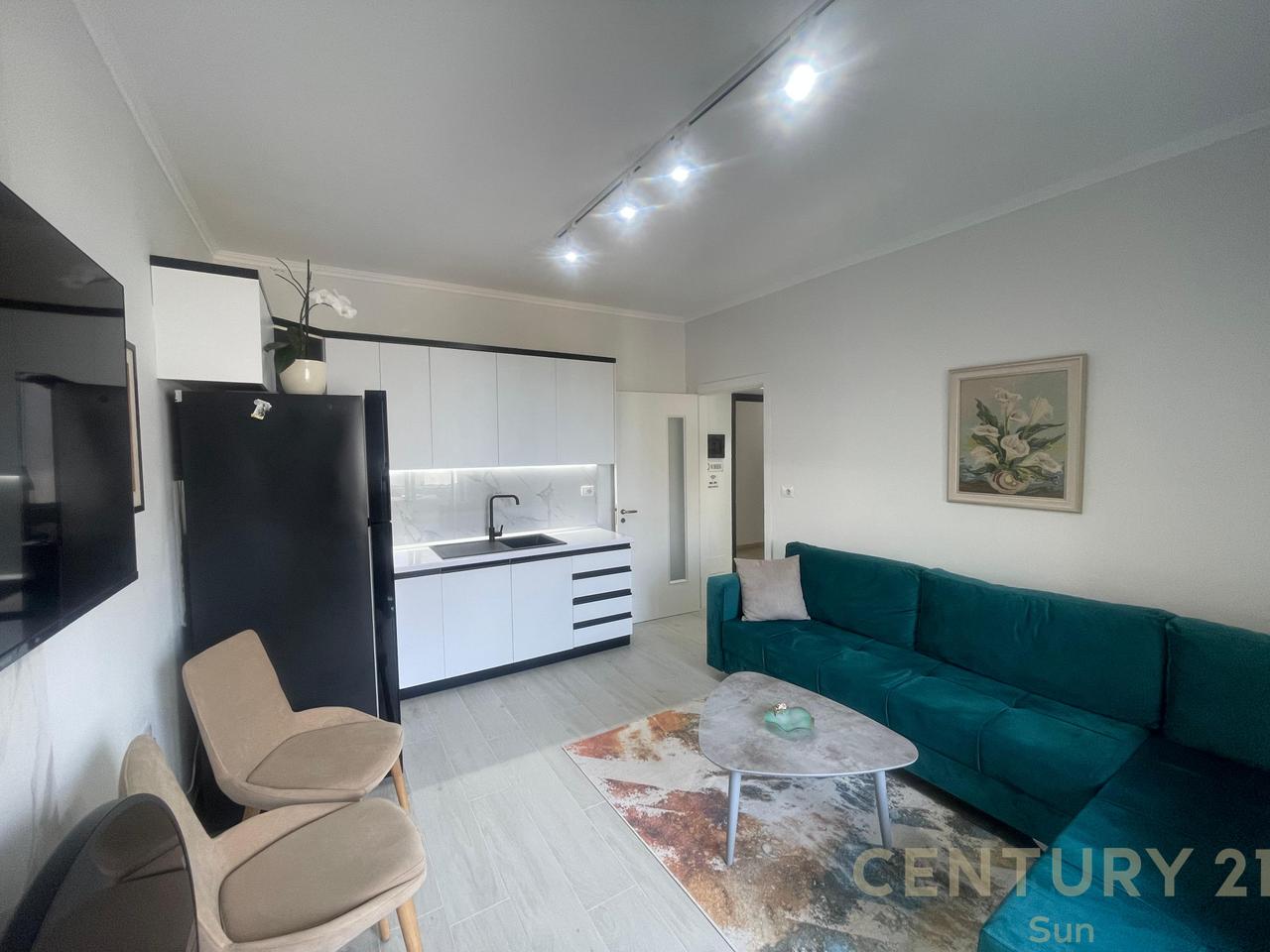 APPARTAMENTO 1+1 IN AFFITTO SUL LUNGOMARE DI VLORE!