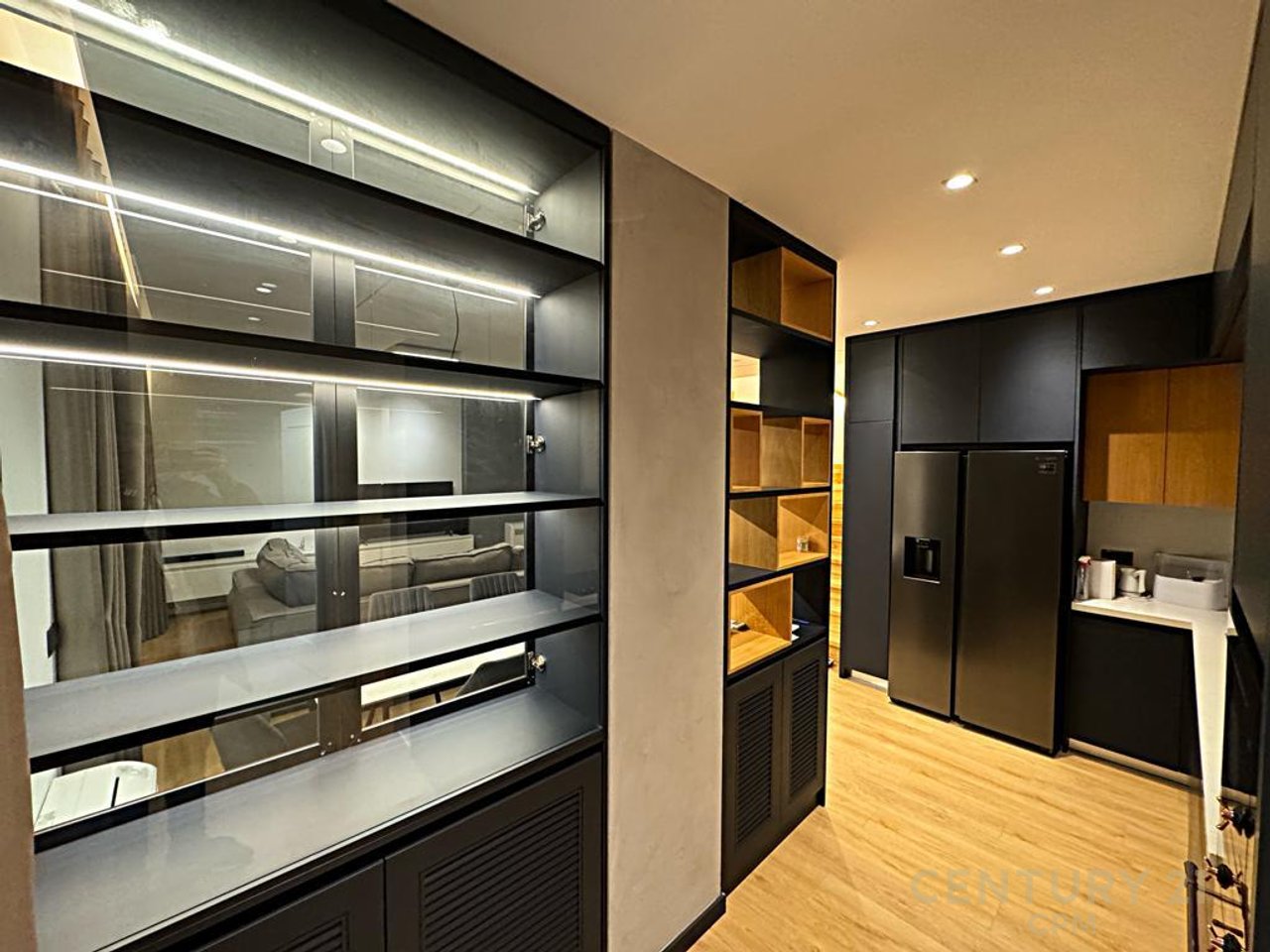 LUXURY DUPLEX FOR RENT 3+1+3+VERANDE+2 PARKING SPOTS!