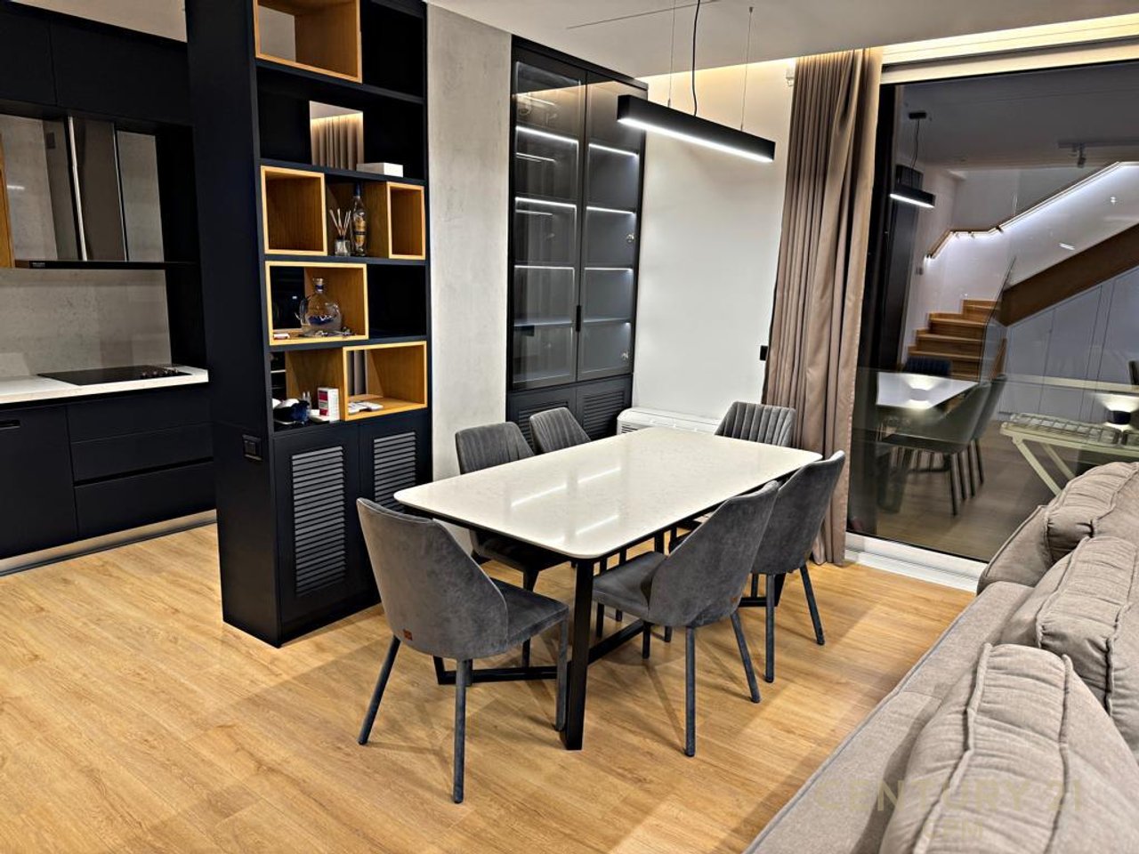 LUXURY DUPLEX FOR RENT 3+1+3+VERANDE+2 PARKING SPOTS!