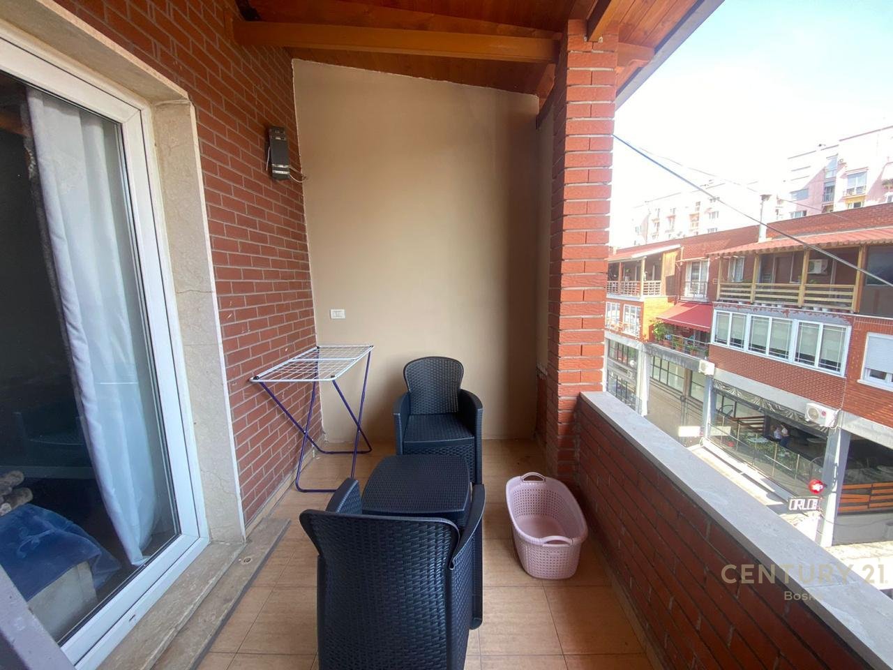 Apartament 2+1 per qira ne Rrugen Dritan Hoxha, Blloku Gintash!