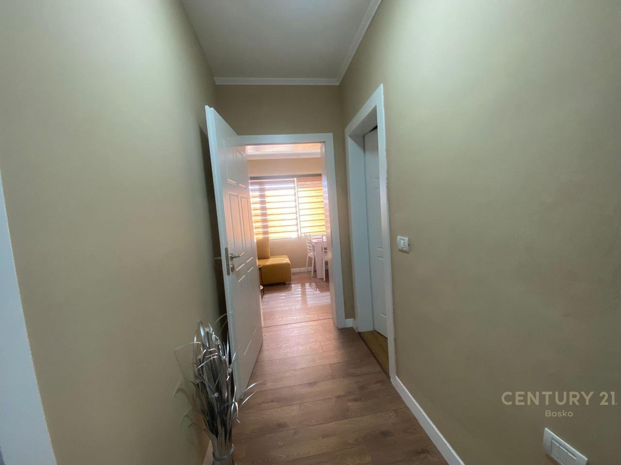 Apartament 2+1 per qira ne Rrugen Dritan Hoxha, Blloku Gintash!