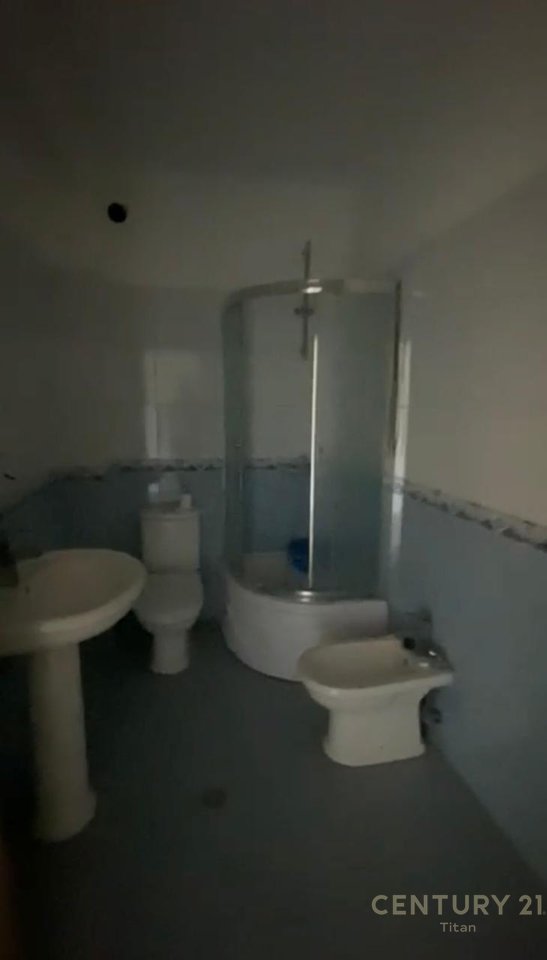 2+1 Apartment for sale in Liqeni i Thate!