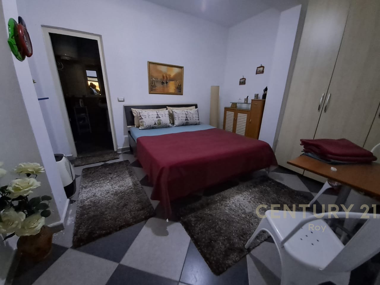 SHITEN 2 APARTAMENTE 1+1 AFER DETIT TE SHKEMBI KAVAJES!!