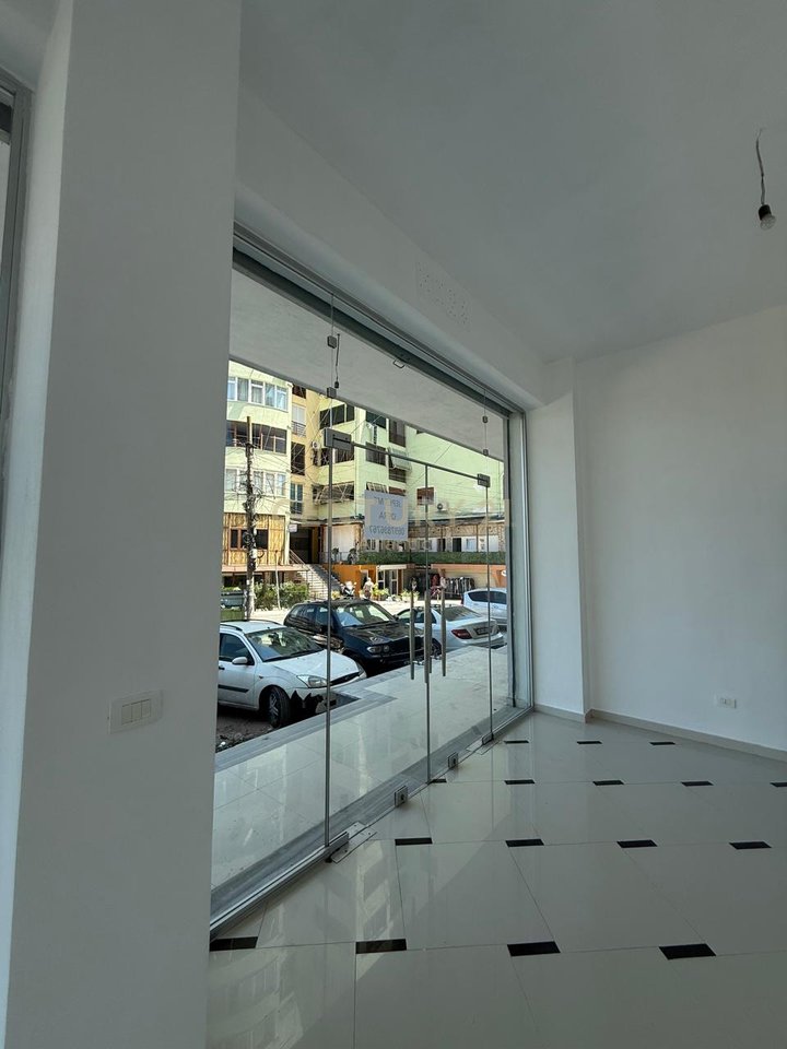 Negozio in affitto sulla spiaggia di Durrës Ferrovia - 400€ | 53,5 m²