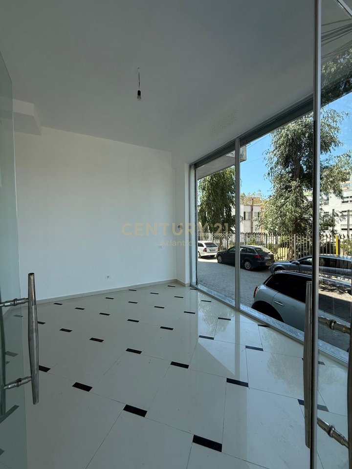 Negozio in affitto sulla spiaggia di Durrës Ferrovia - 400€ | 53,5 m²