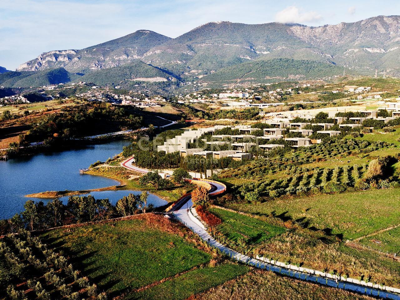 Villa di lusso con un terreno di 492 m² a Farka Lake Front