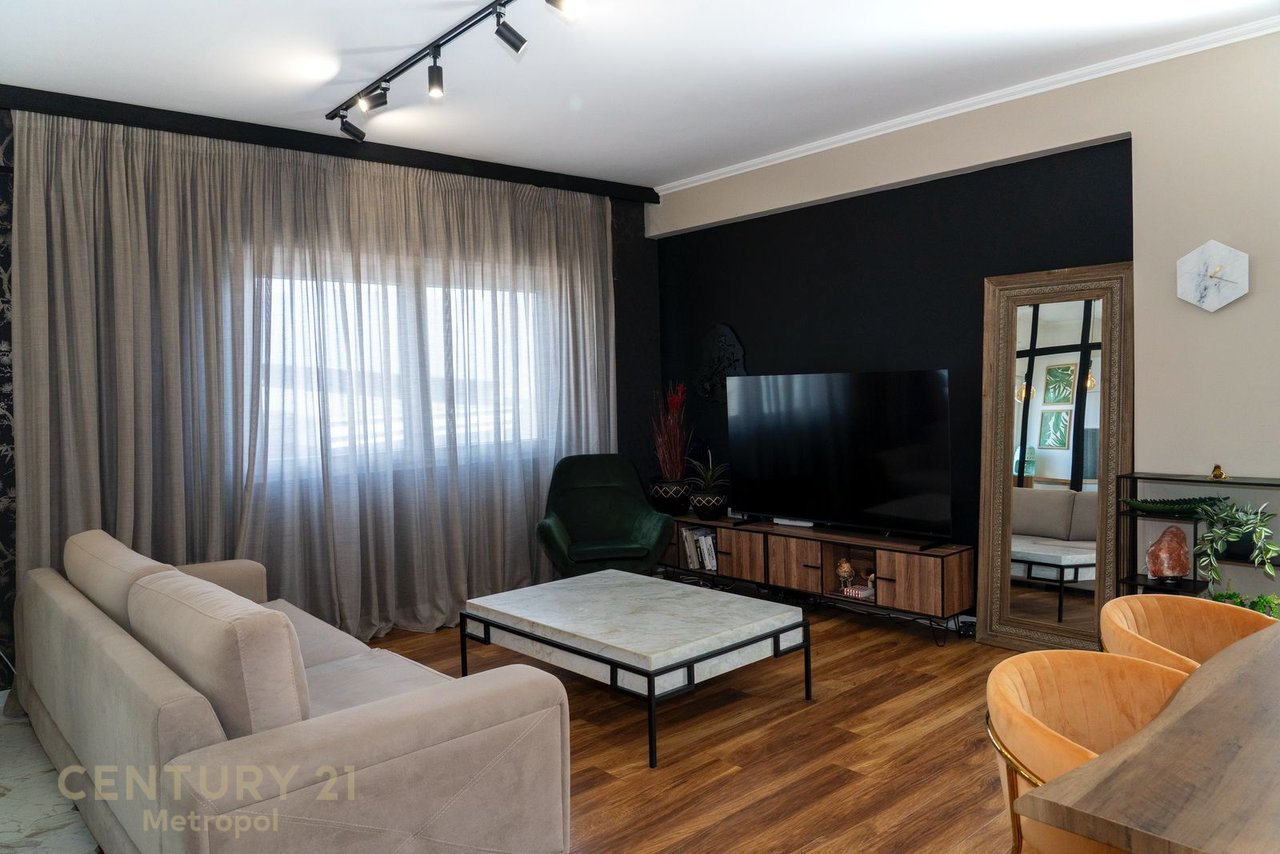 SUPER APARTAMENT 2+1+2 PËR SHITJE, KOPSHTI BOTANIK !
