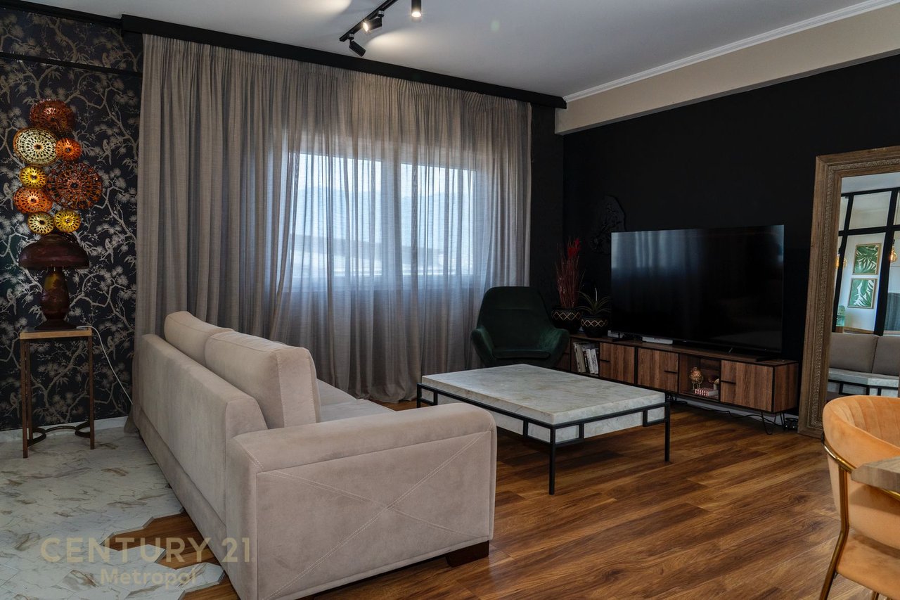 SUPER APARTAMENT 2+1+2 PËR SHITJE, KOPSHTI BOTANIK !