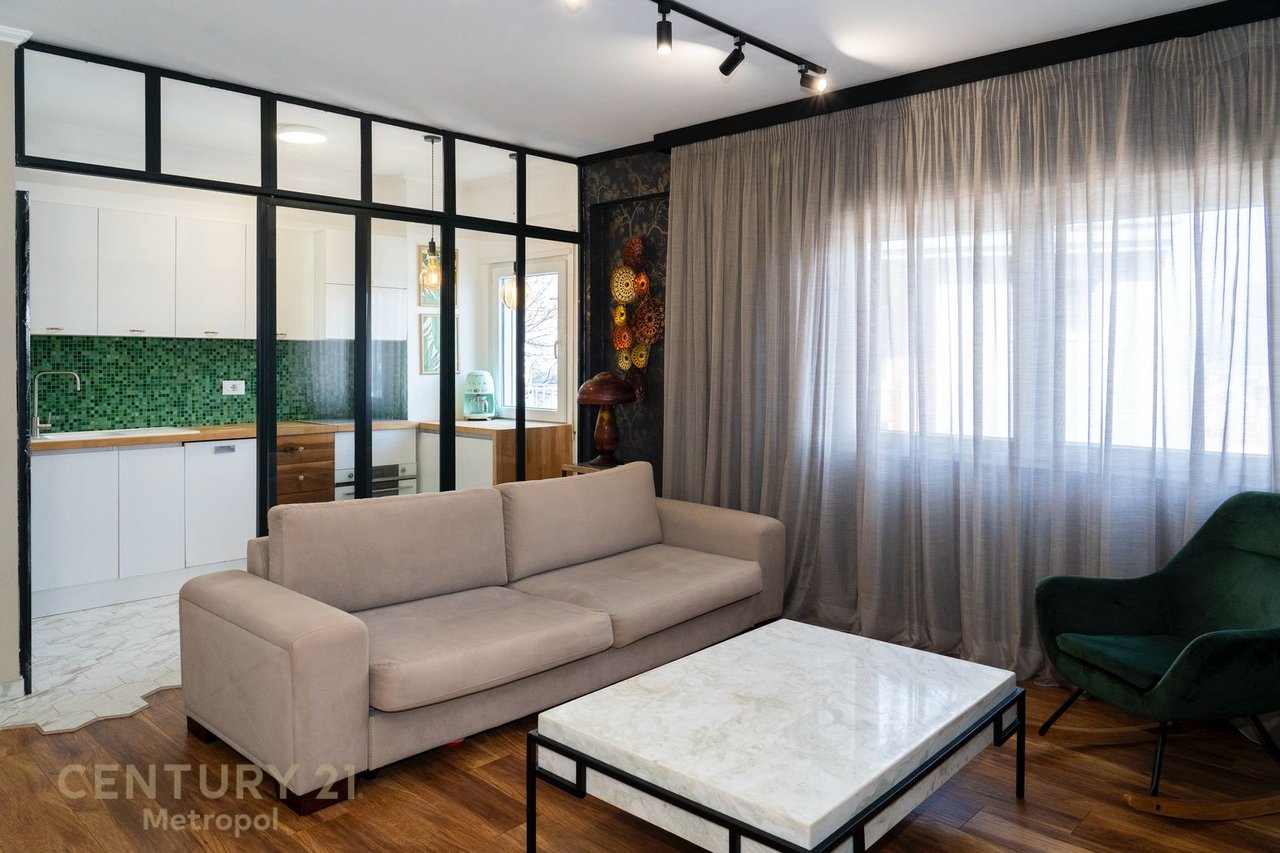 SUPER APARTAMENT 2+1+2 PËR SHITJE, KOPSHTI BOTANIK !