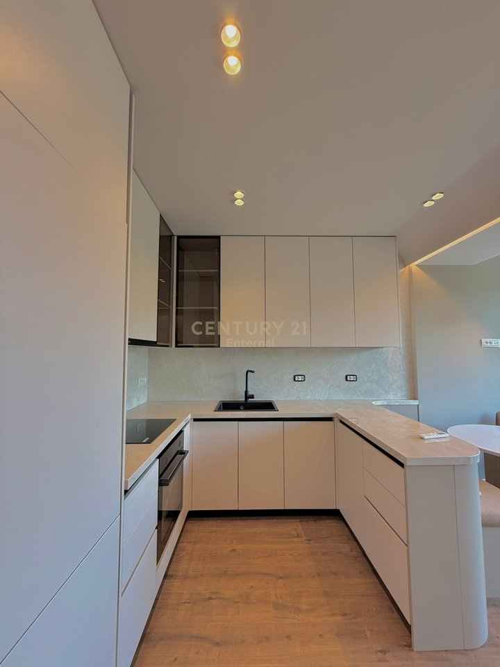 1+1 apartment for rent in the Myslym Shyri area
