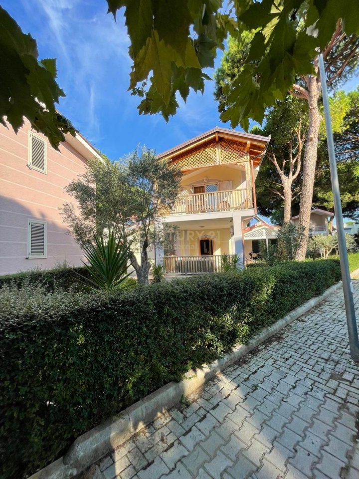 Villa su due piani in affitto Lura 1 a Lalzi Bay