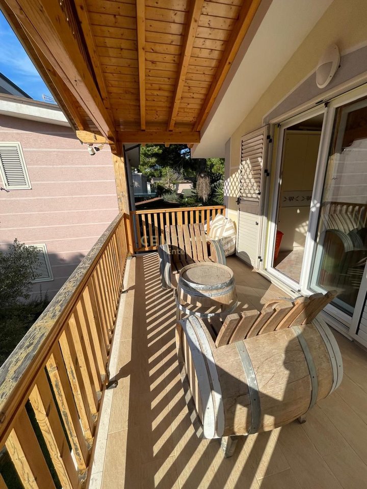 Villa su due piani in affitto Lura 1 a Lalzi Bay