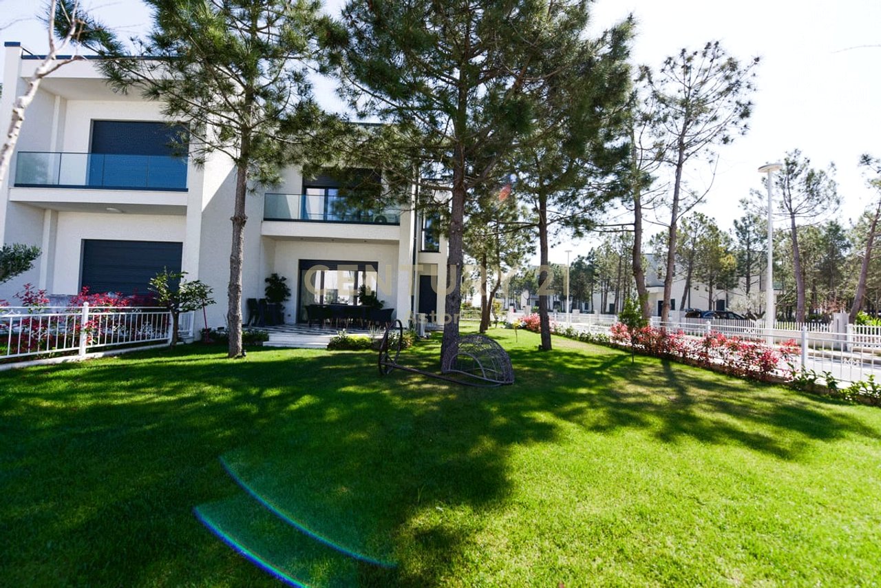 Two-story villa for sale in Vala Mar Residences!