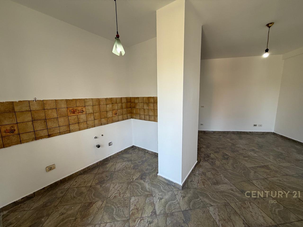 Studio Apartment for Sale – New Bazaar!