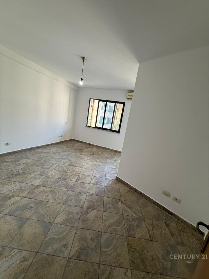 Studio Apartment for Sale – New Bazaar!