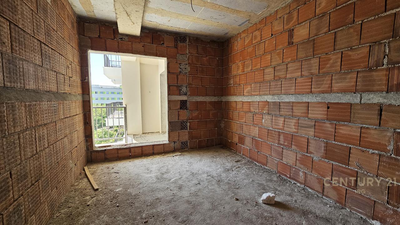 Apartment 1+1 – Dibrës Street, opposite the New Emergency