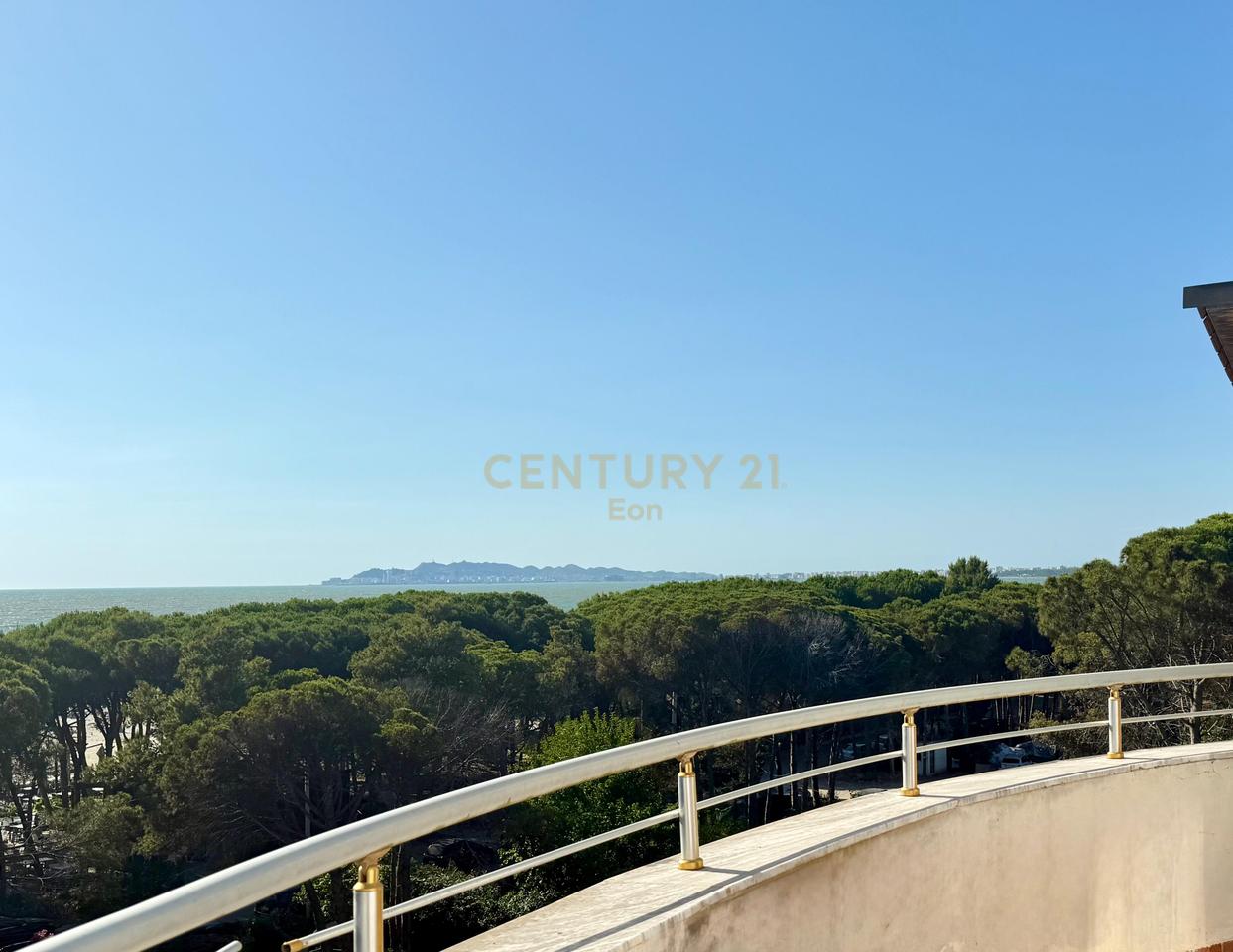 Casa a schiera con vista mare in vendita, Golem - €160.000 | 163,97 m²