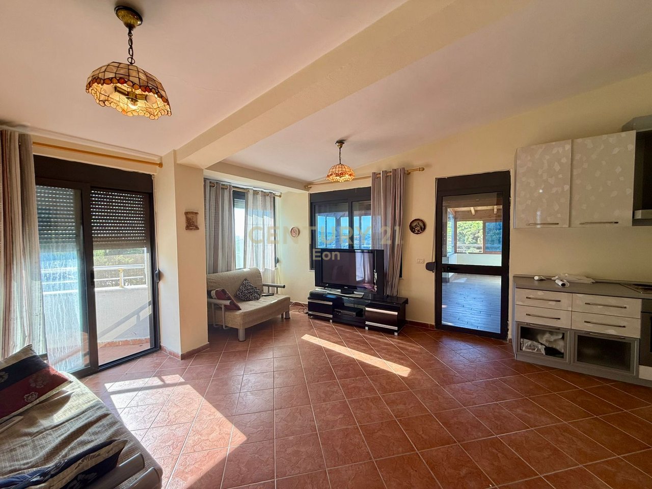 Casa a schiera con vista mare in vendita, Golem - €160.000 | 163,97 m²