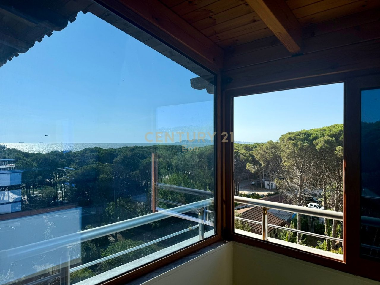Casa a schiera con vista mare in vendita, Golem - €160.000 | 163,97 m²