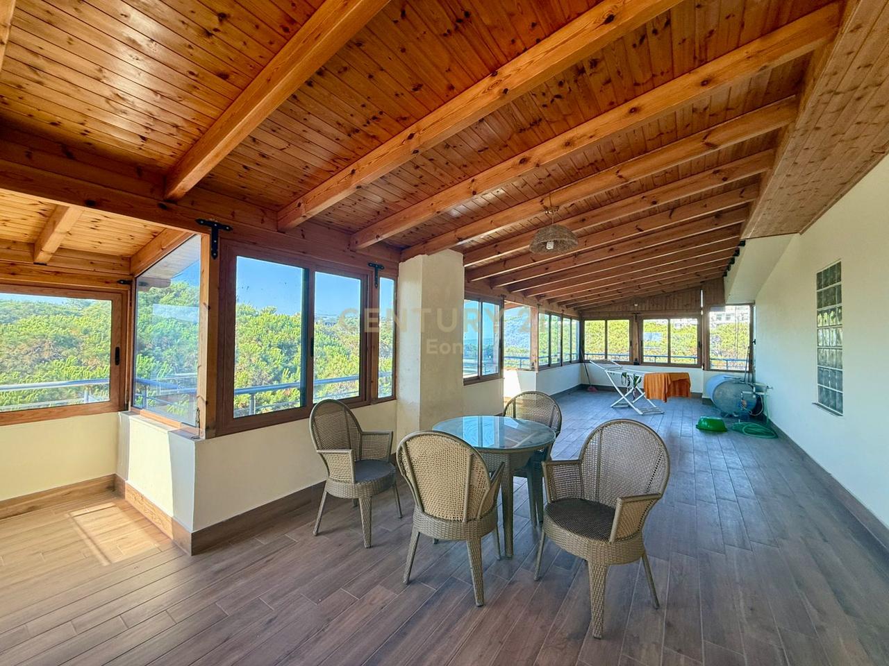 Casa a schiera con vista mare in vendita, Golem - €160.000 | 163,97 m²