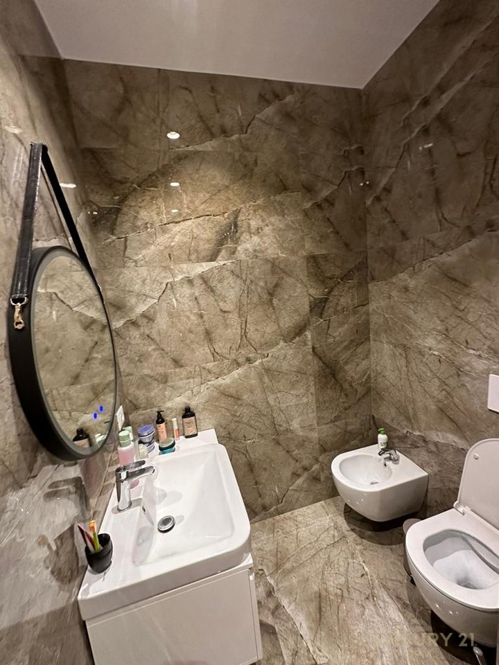 Apartament 2+1 per Qira