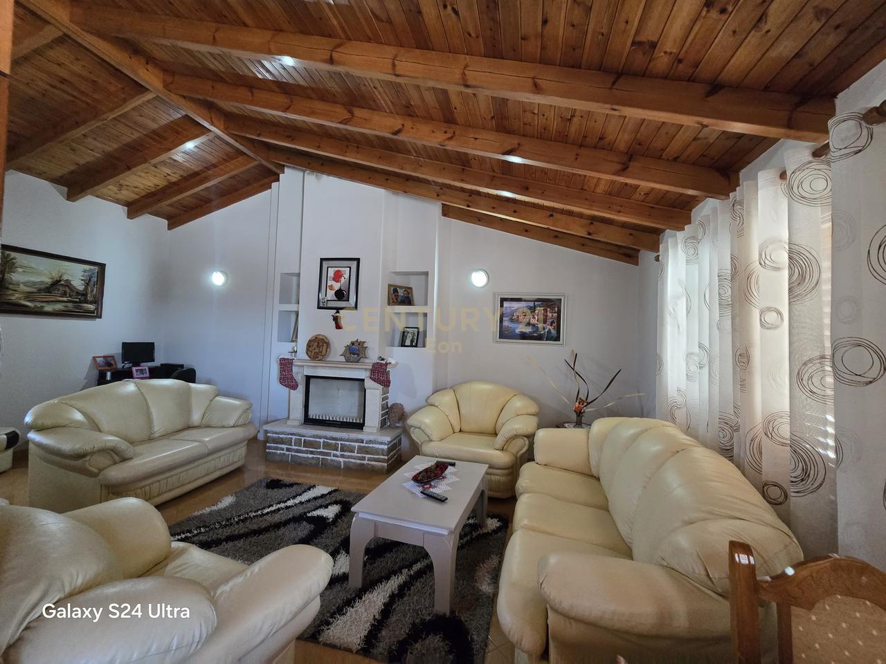 TERRENO+IMMOBILE+VILLA SU DUE PIANI IN VENDITA CON SOFFITTA (411m2 di costruzione)