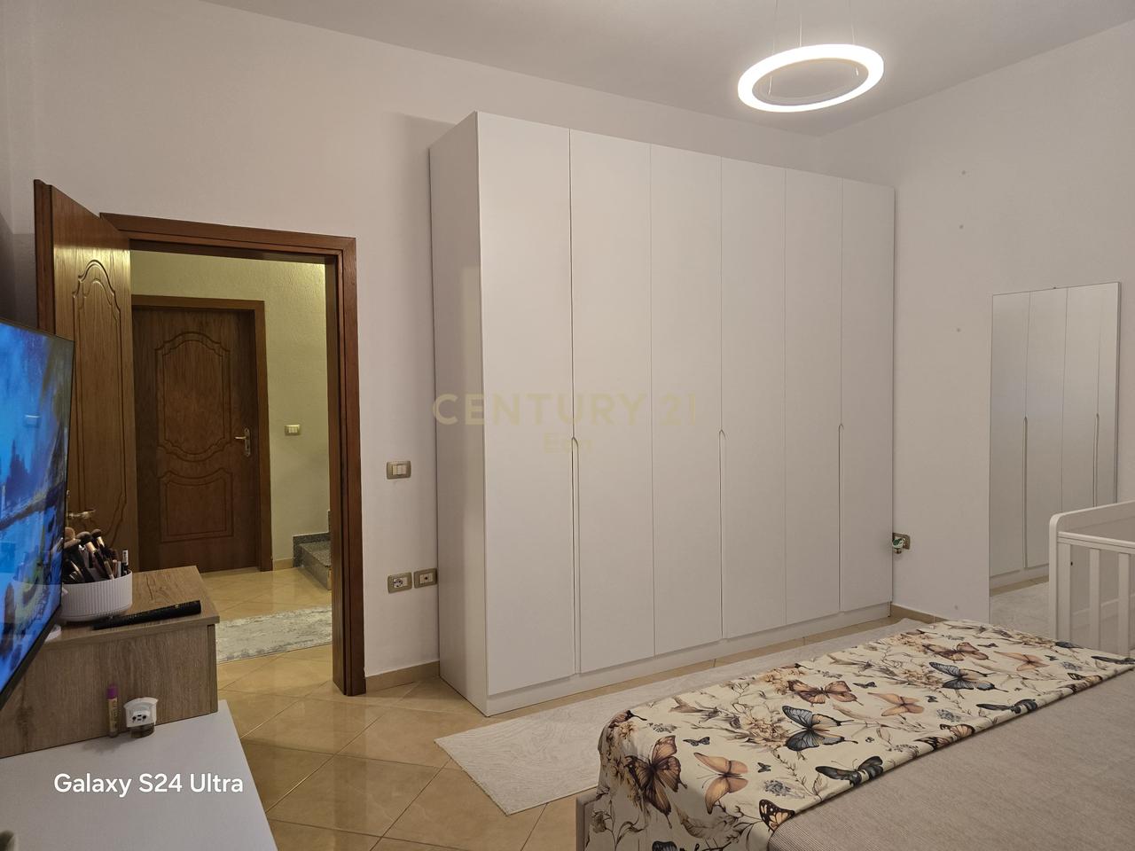 TERRENO+IMMOBILE+VILLA SU DUE PIANI IN VENDITA CON SOFFITTA (411m2 di costruzione)