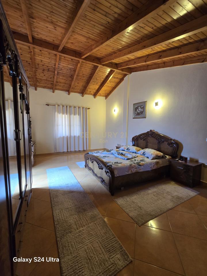TERRENO+IMMOBILE+VILLA SU DUE PIANI IN VENDITA CON SOFFITTA (411m2 di costruzione)