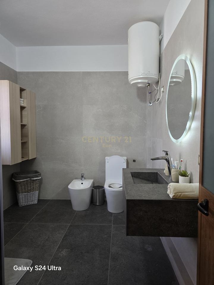 TERRENO+IMMOBILE+VILLA SU DUE PIANI IN VENDITA CON SOFFITTA (411m2 di costruzione)