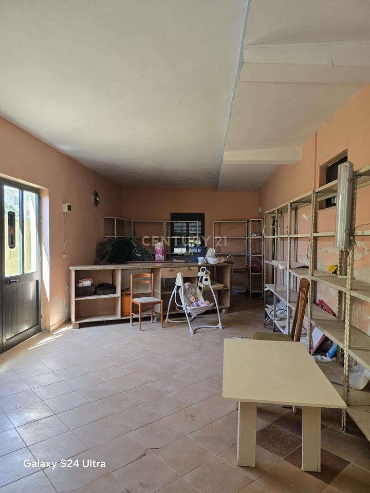 TERRENO+IMMOBILE+VILLA SU DUE PIANI IN VENDITA CON SOFFITTA (411m2 di costruzione)