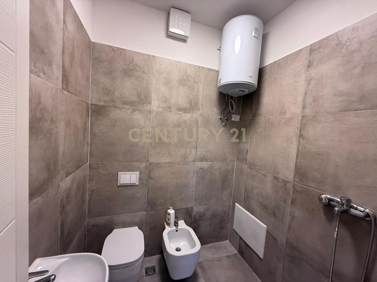 ROOM FOR RENT AT KIKA 2