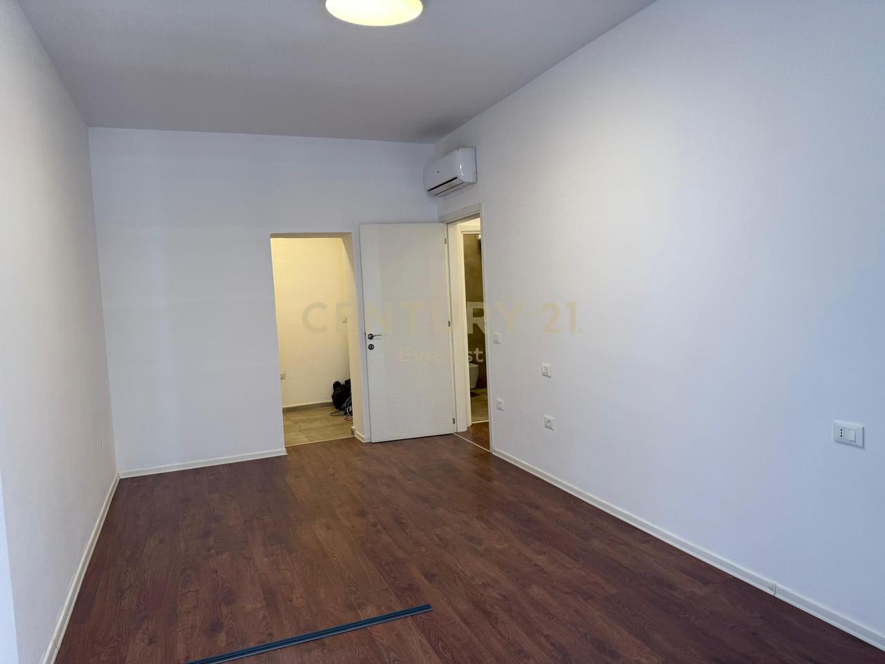 ROOM FOR RENT AT KIKA 2