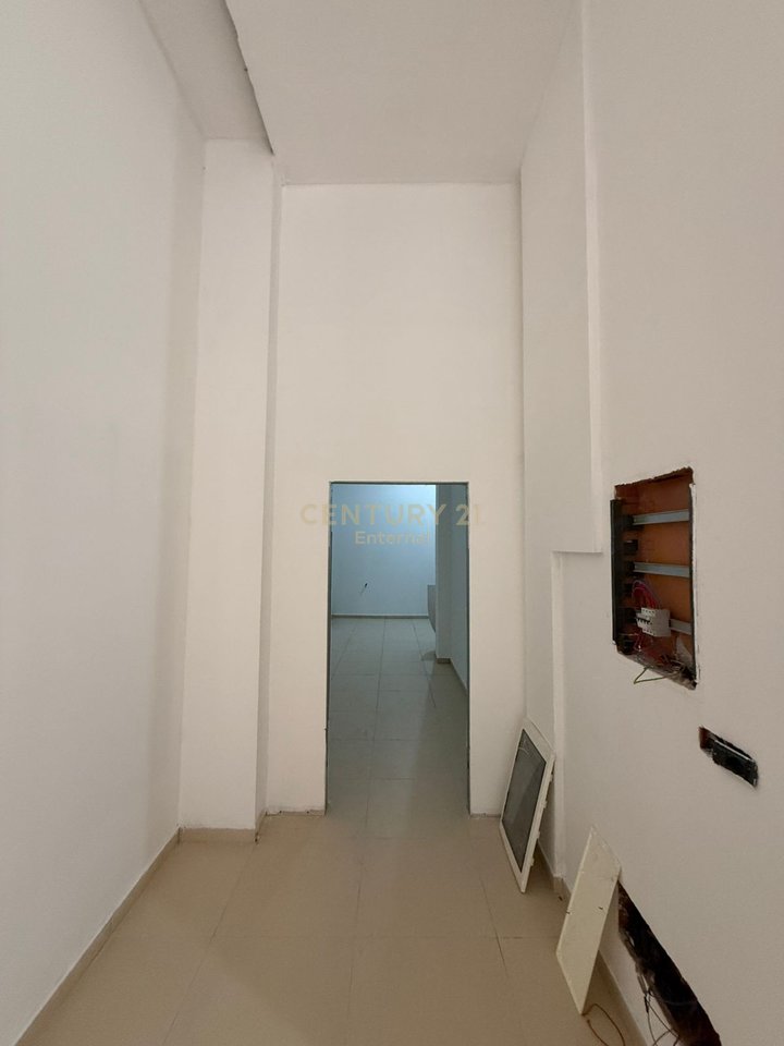 Commercial Space for Rent in Astir