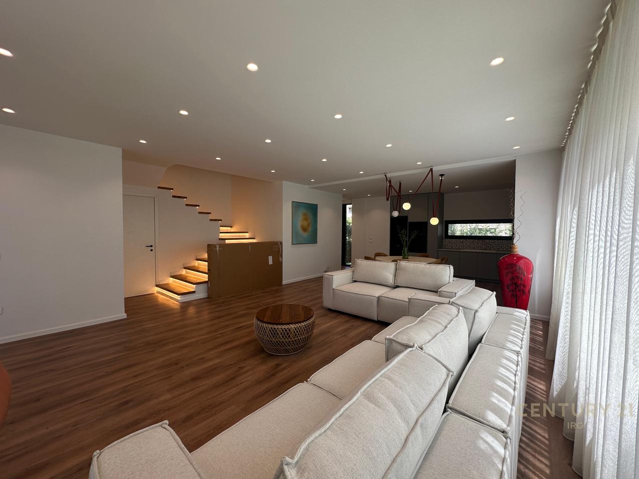 Attached villa with pool for sale in San Pietro Residence!
