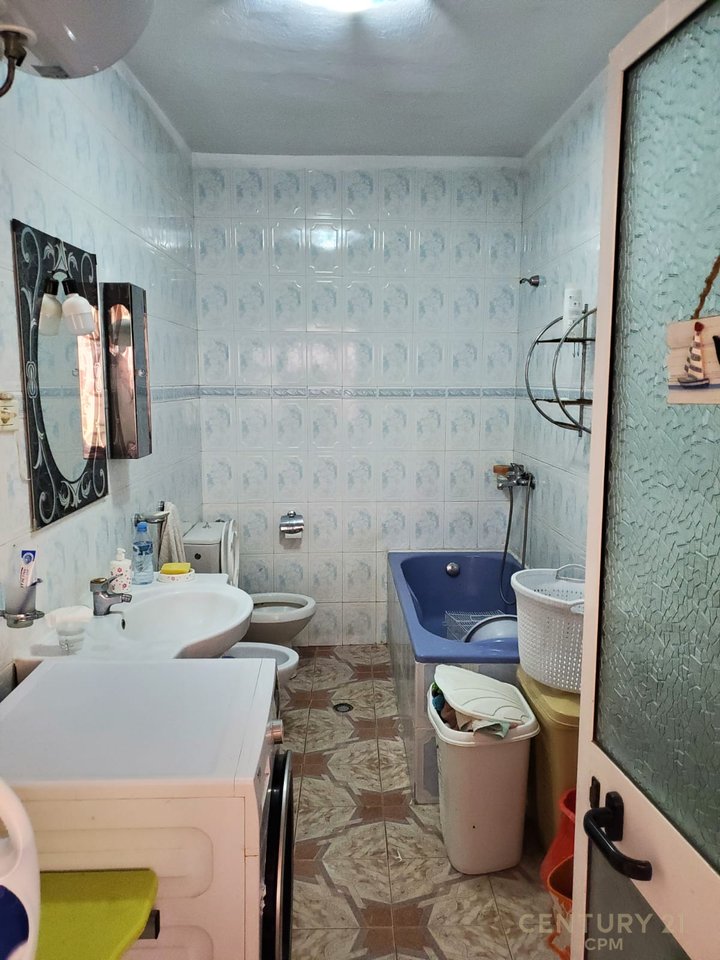 Building + Land for Sale near "Sami Frashëri" School – Ideal Opportunity for Living or Investment