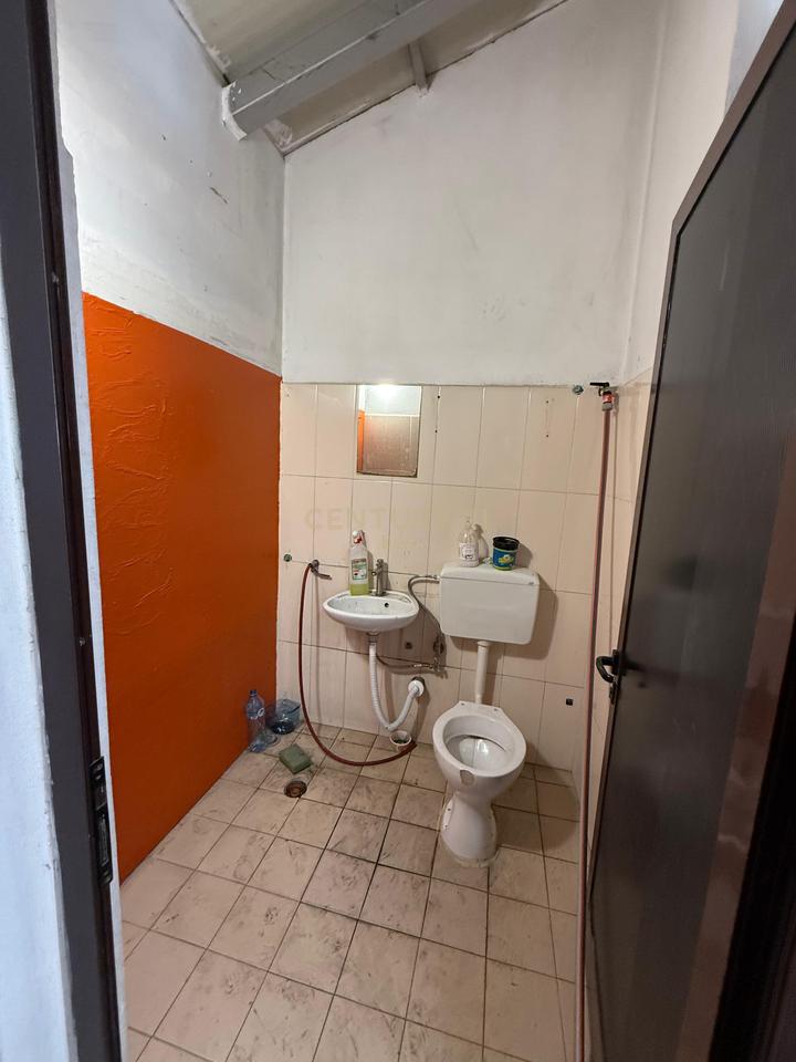 A garage for rent in Shkozet - ideal for car service!