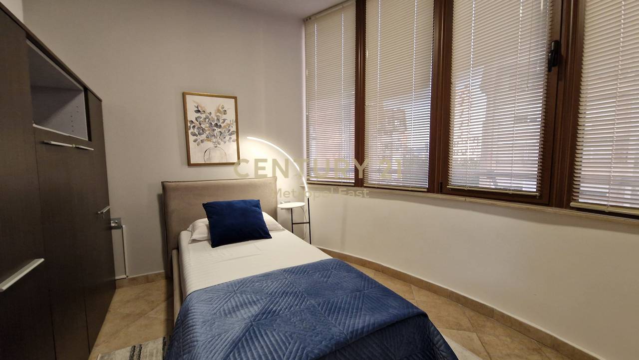 Apartament 2+1 me Qira  në Qendër të Tiranës