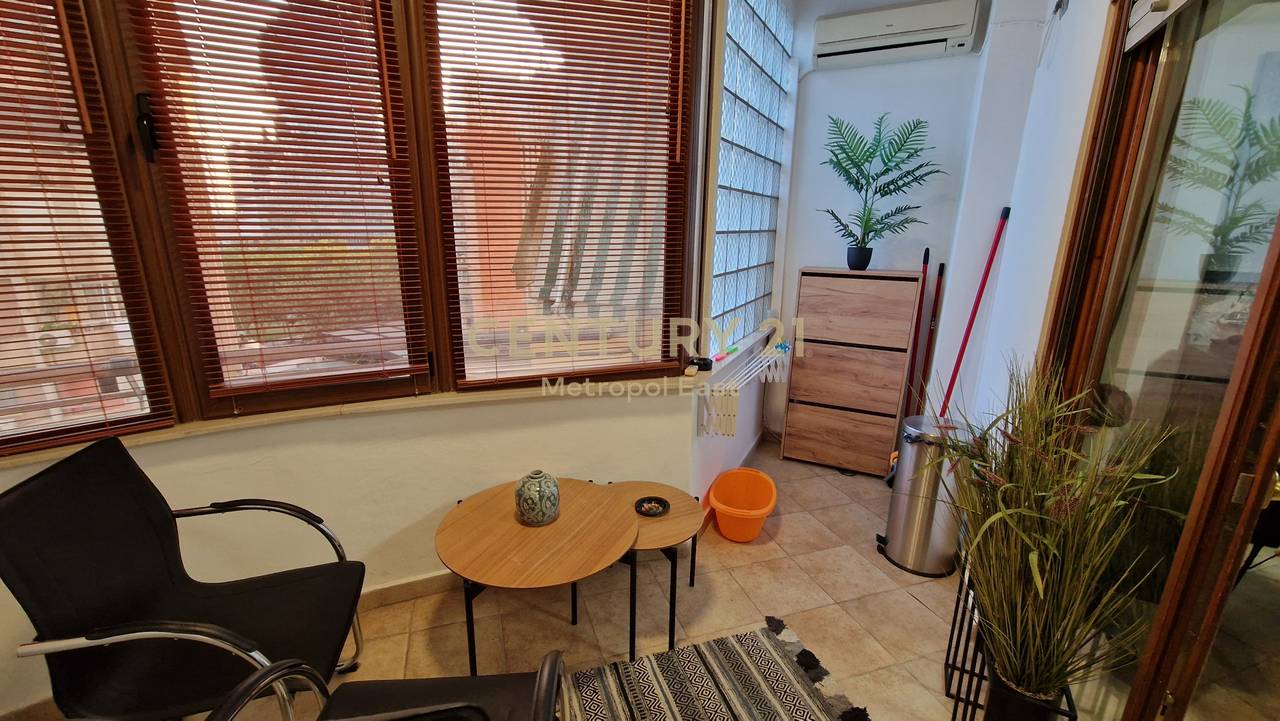 Apartament 2+1 me Qira  në Qendër të Tiranës