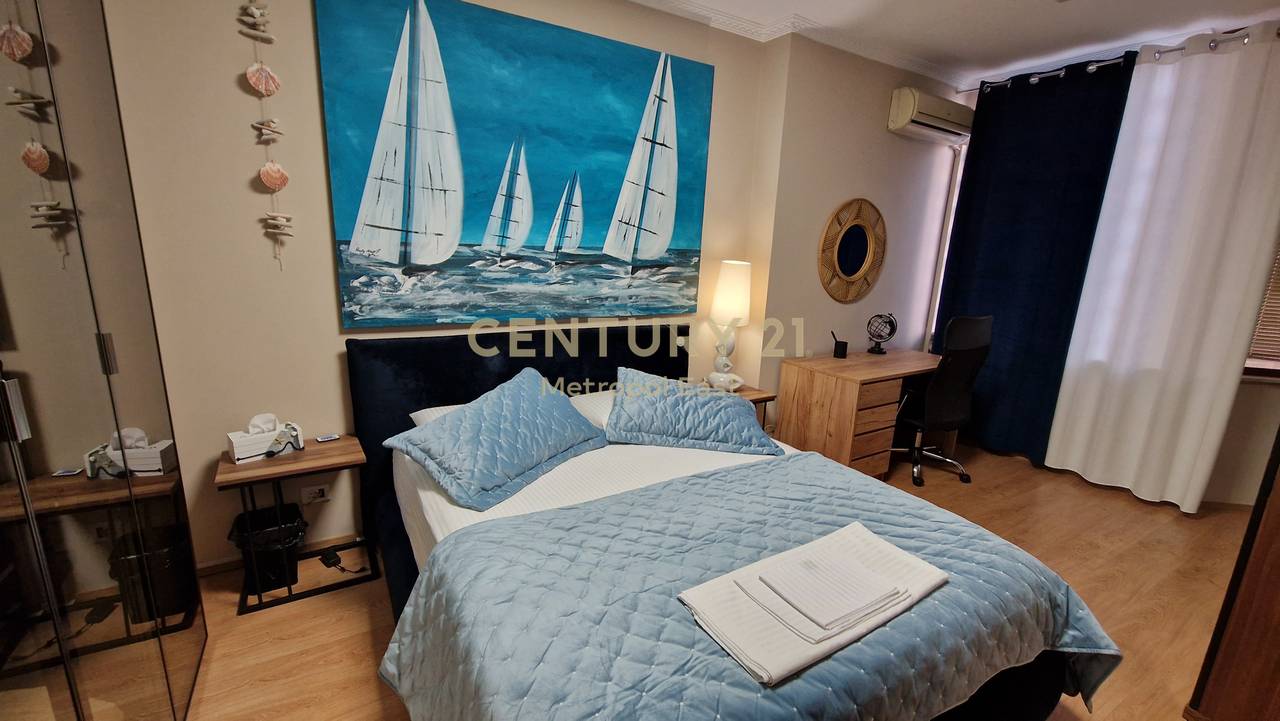 Apartament 2+1 me Qira  në Qendër të Tiranës