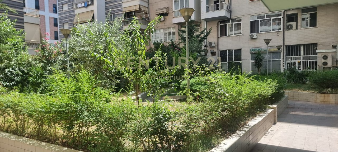 IN VENDITA APPARTAMENTO 2+1+2 CON BALCONE – ZONA OXHAKU, VICINO AL BAR-CAFFÈ “ARTISTI”