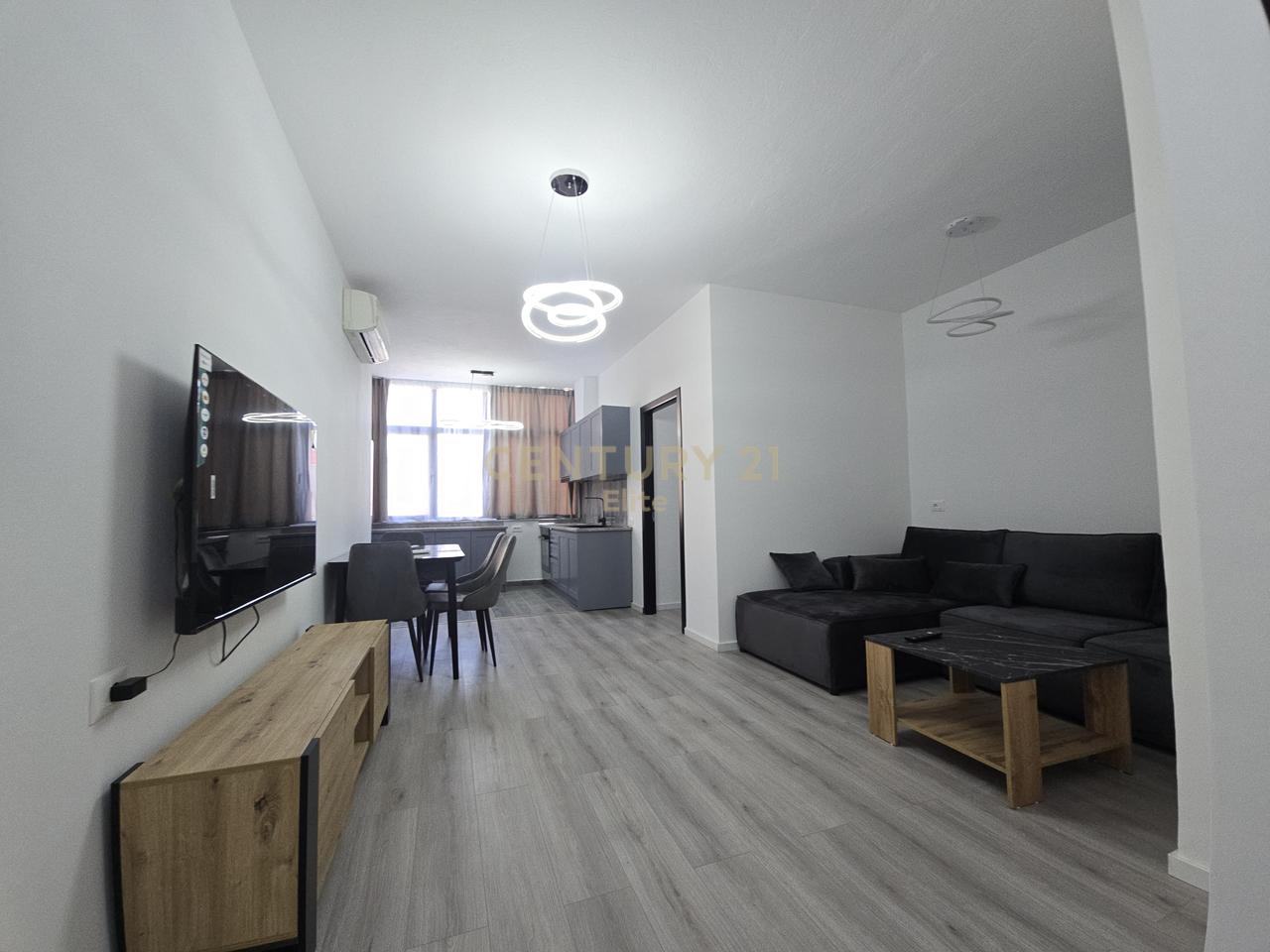 Qira, Apartment 1+1, Zogu i Pare Boulevard
