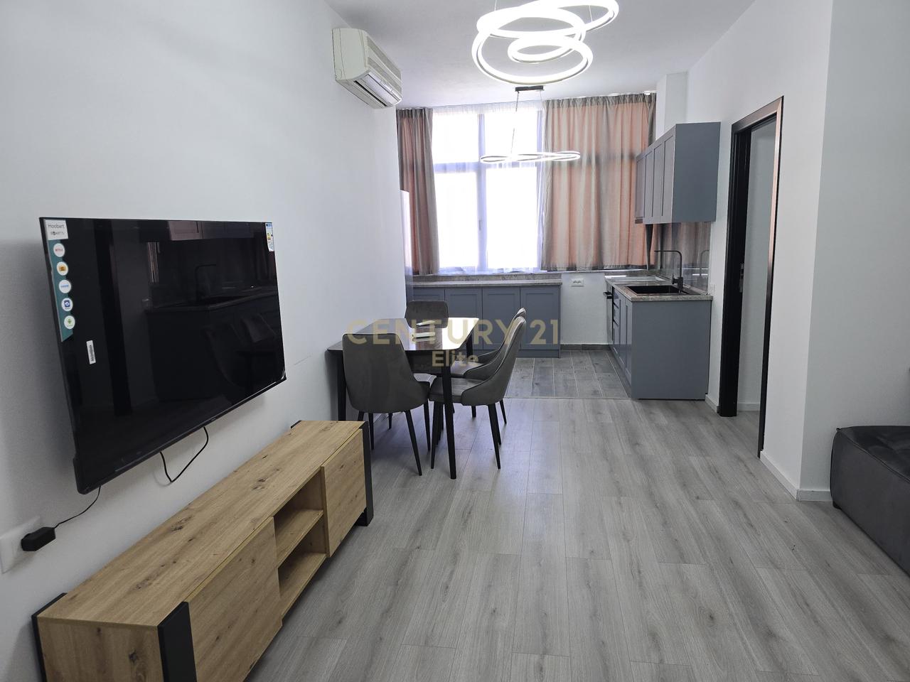 Qira, Apartment 1+1, Zogu i Pare Boulevard