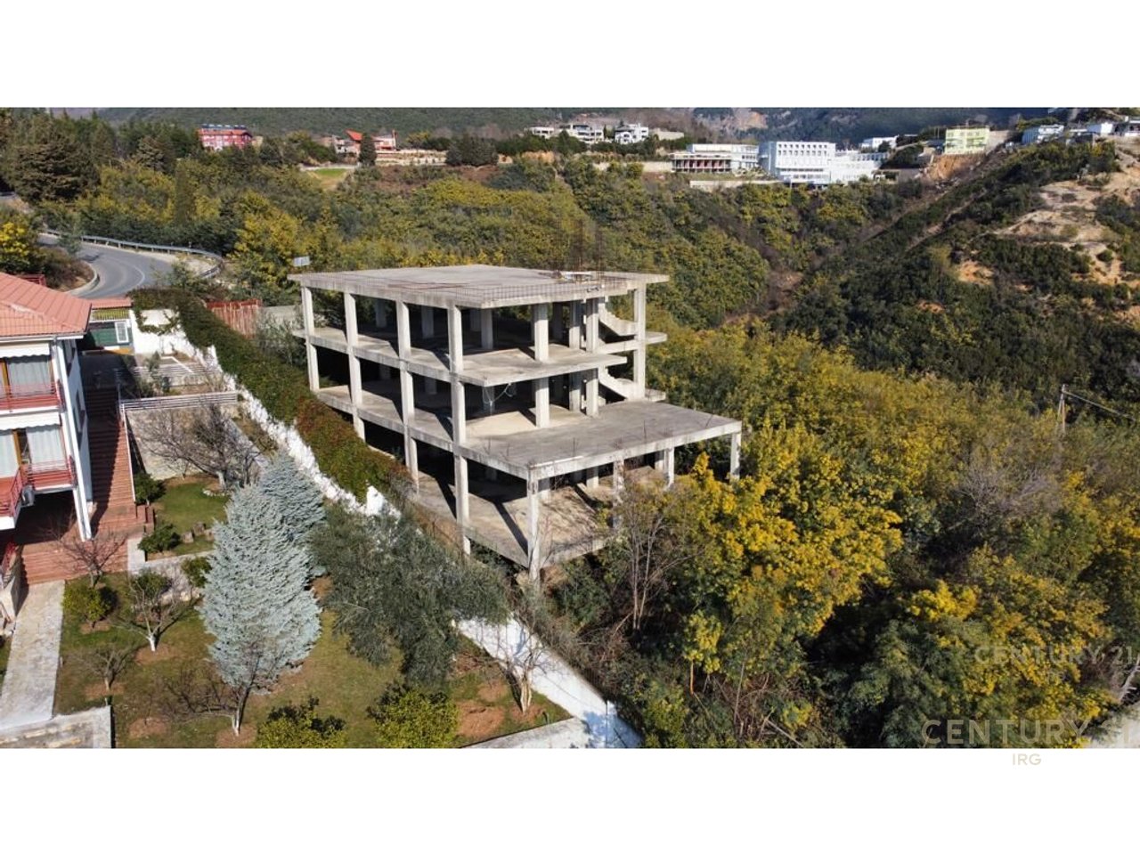 Shesim Godine 3 kate  + papafingo + parkim