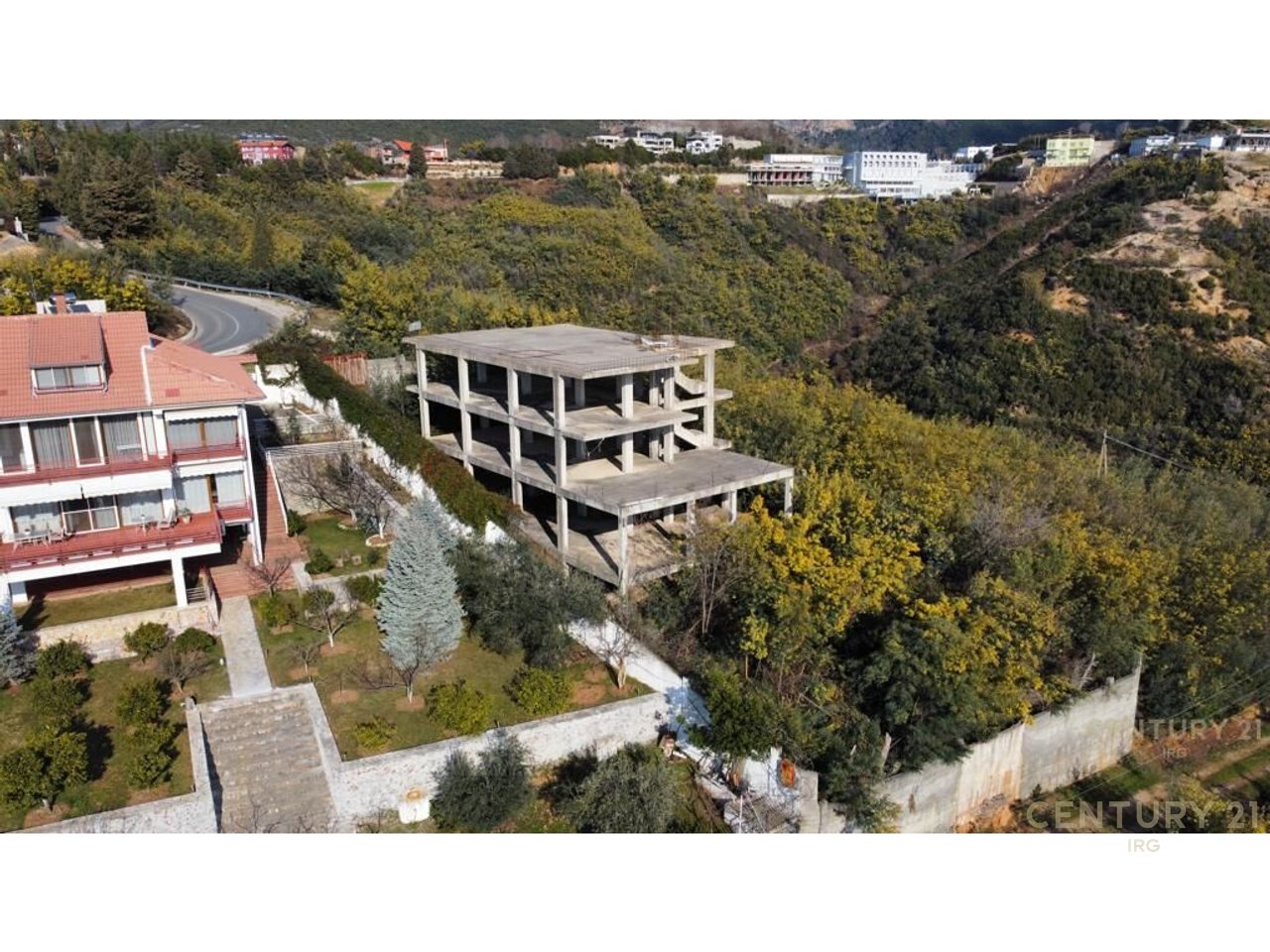 Shesim Godine 3 kate  + papafingo + parkim