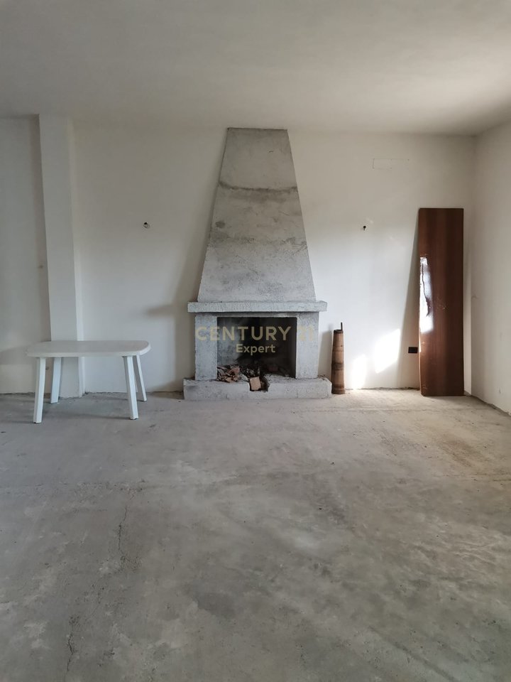 VILLA SU DUE PIANI IN VENDITA A TUFINE